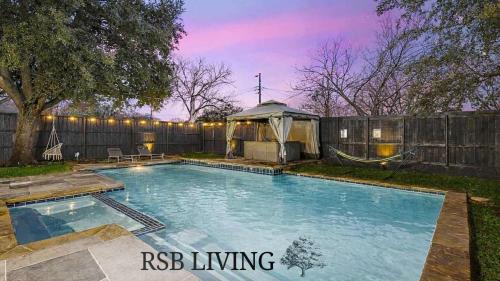 Upscale 6BR 2,5BA Holiday Home with Pool, Hot Tub & Game Room