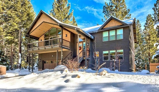 Upscale Air Conditioned South Lake Tahoe Retreat