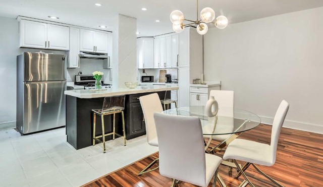 Upscale and Chic Philly Abode about 8 Mi to Dtwn!