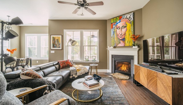 Upscale Art-Filled Home By Lake Robinson