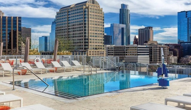Upscale Austin Escape Near Dining & Music 2BR Presidential Retreat