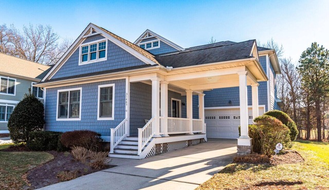 Upscale Bayside Home – 4 Bedroom | Sleeps 14!