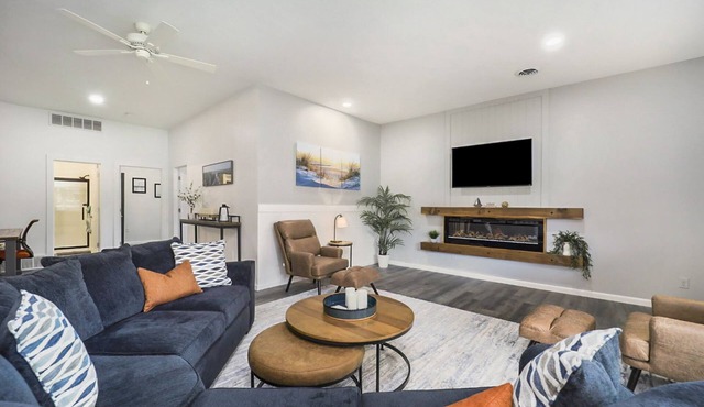 Upscale boutique lodge suite in the of heart of beautiful Grand Traverse County!