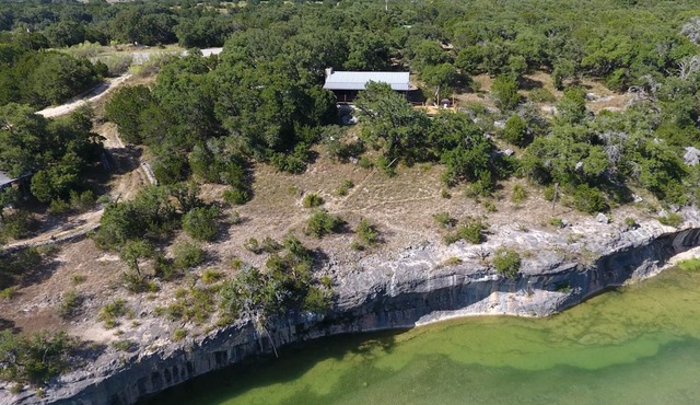 Upscale Cabin between Dripping Springs & Johnson City