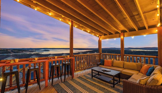 Upscale Cabin | Panoramic View & Hot Tub+Near SDC