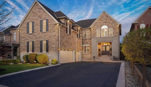 Upscale Coach House - 1 Bedroom