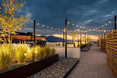 Upscale Condo at the Center of It All