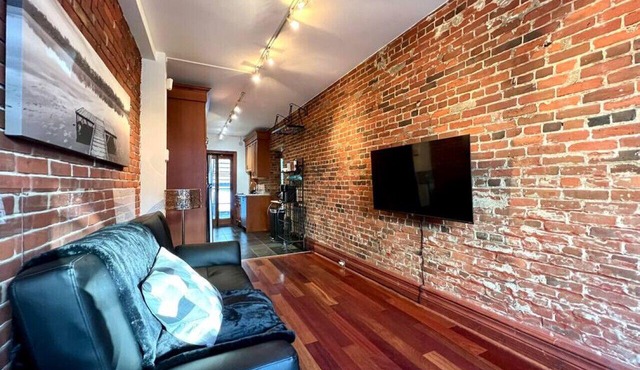 Upscale Condo in Saint-Jean-Baptiste
