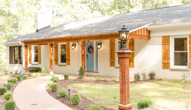 Upscale Country Cottage on 22 acres and a Pond