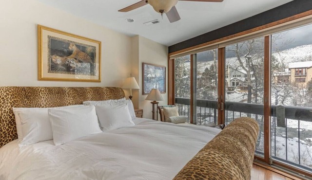 Upscale couple`s getaway-RiverViews-Hot Tub-Pool