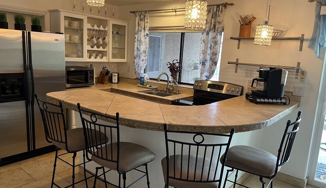 Upscale, Cozy Casita - Golfing, Casino, Saguaro Lake, short walk to Restaurants