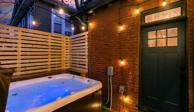 Upscale Craftsman, Hot Tub, Walk to Belmont & 12 South