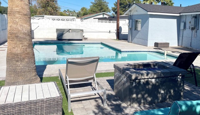 Upscale Entire Home with Pool & Spa - Scottsdale