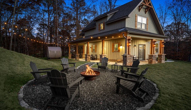 Upscale Equestrian Farm Cottage with Sauna