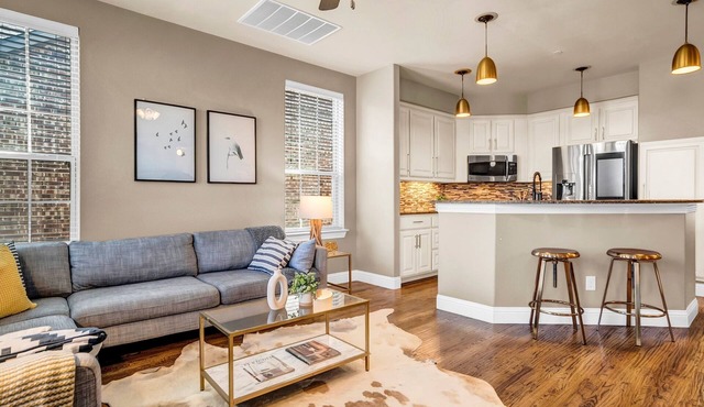 Upscale Executive Living - Tons of space and all the comforts of home