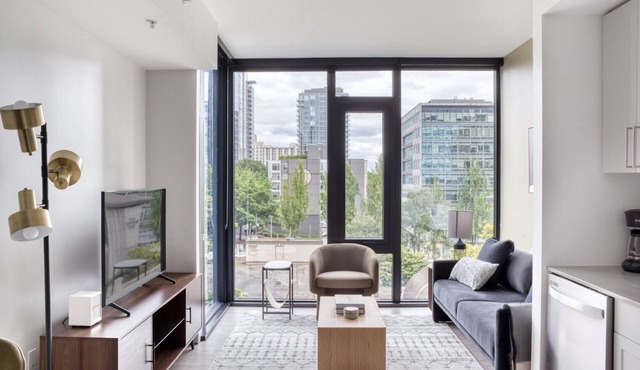 Upscale First Hill 1BR w/Gym & Coworking, by Blueground