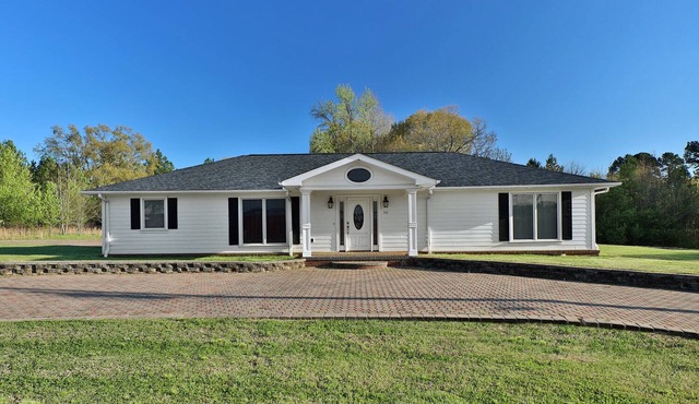 Upscale Fully Furnished Executive Home