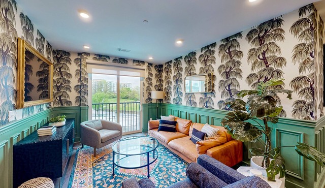 Upscale, funky, located downtown Nashville 3 bedroom condo