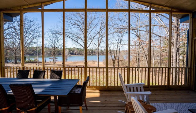 Upscale Greers Ferry Lakefront Home with Amazing Views!