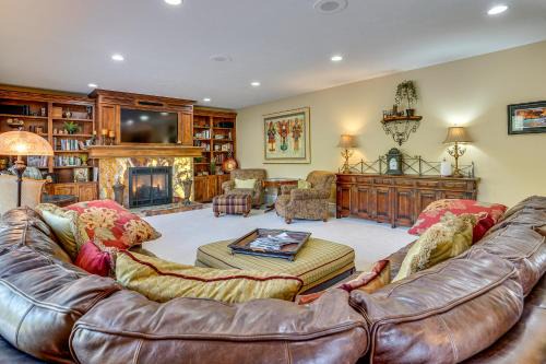 Upscale Group Getaway in Orem with Private Hot Tub