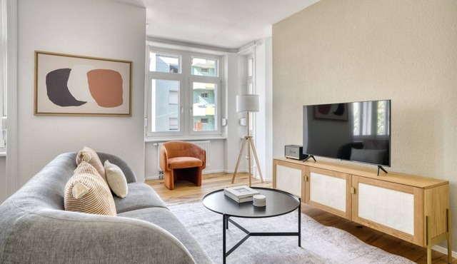 Upscale Gundelingen 4 Room w/W/D & Storage, nr Train Station, by Blueground