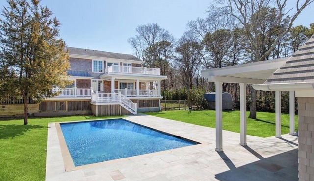 Upscale Hampton Bays Home, Private Heated Pool, Great for Families and Friends