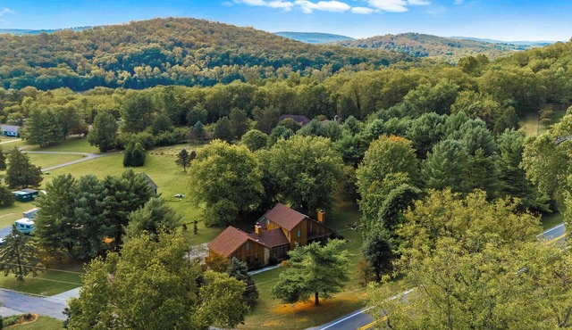 Upscale Harpers Ferry Getaway