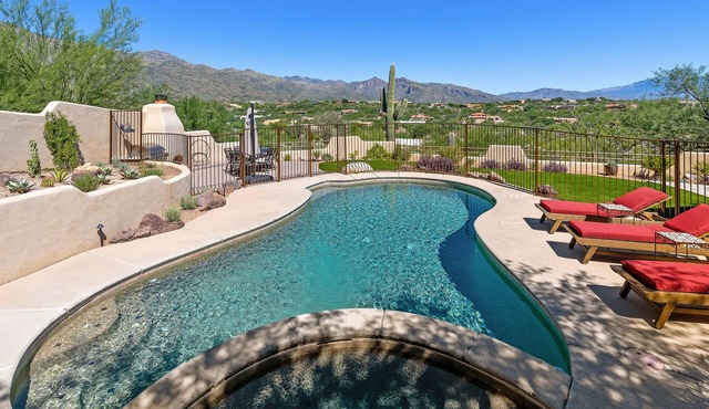 Upscale Home: Amazing Views! Pool & Hot Tub