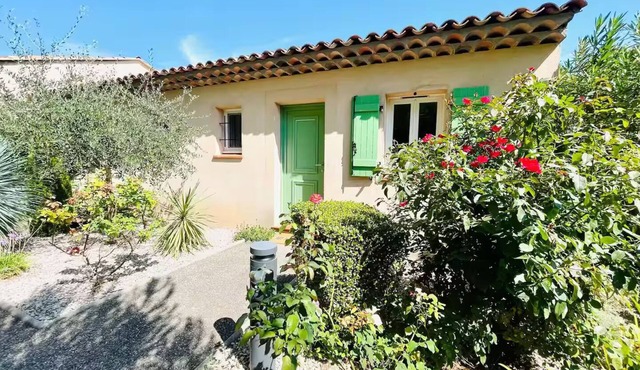Upscale home in pont royal golf course