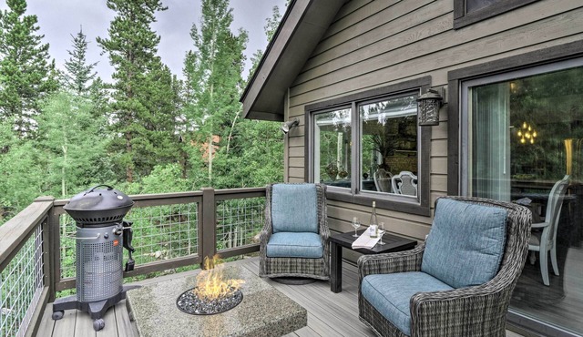 Upscale Home w/Hot Tub: 3 Mi to Breck Ski Resort!