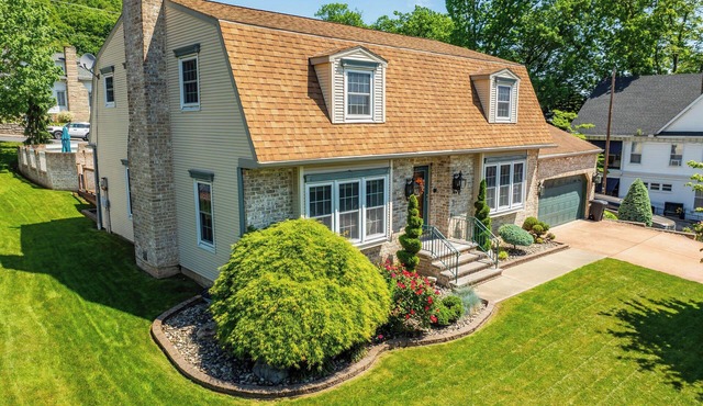 Upscale Home with Heated Inground Pool 15 mins to Knoebels