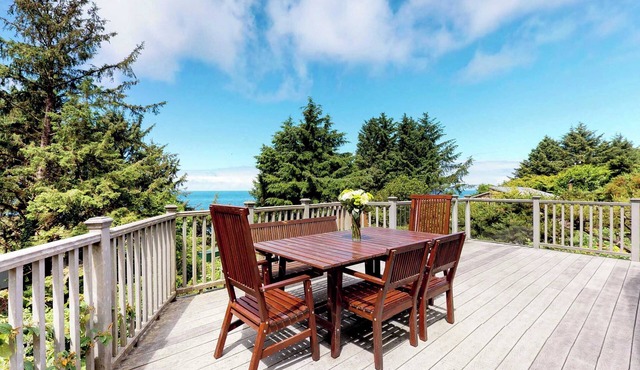 Upscale house with ocean views, entertainment & large deck - beach nearby