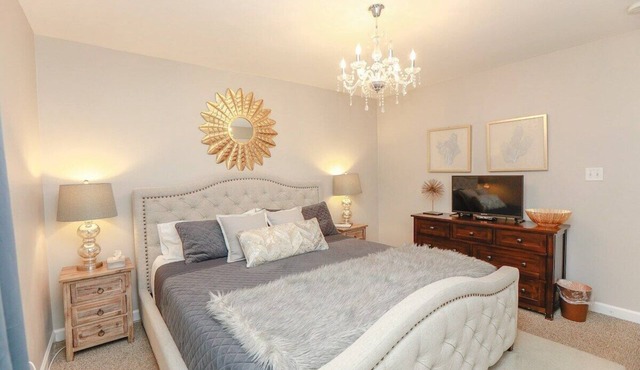 UPSCALE Ideal location 4 beach vacay! H20 views!