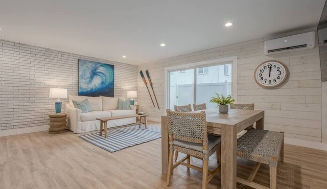 Upscale Lake Michigan Villa: Private Patio & Grill