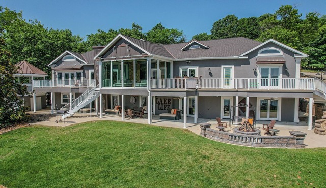 Upscale Lakefront Luxury at Lake of the Ozarks - Private Dock, Quiet Cove