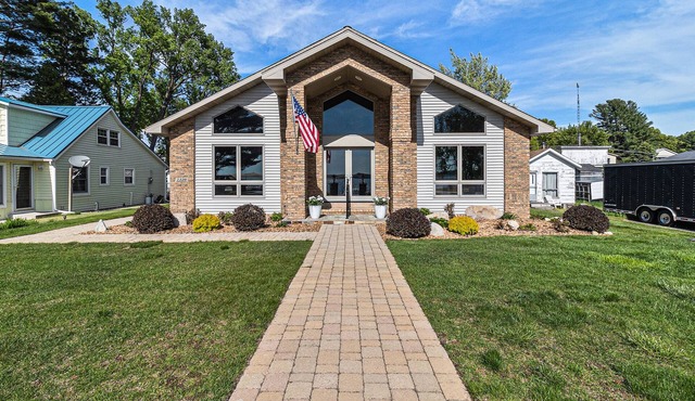 Upscale Lakefront Oasis: Private Dock, Dune Views, Firepit!