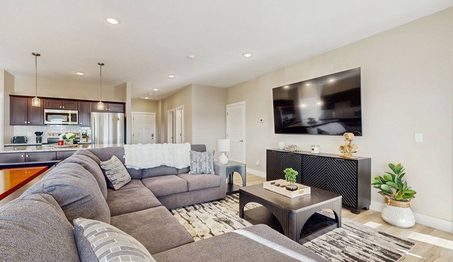 Upscale Lakeview Condo with Resort Pools, Pickleball Courts & Fast Wi-Fi