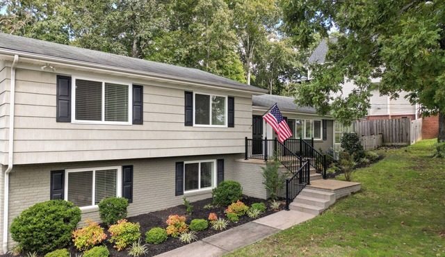 Upscale Living Beautiful 4/3 Mid/Long term rental in best of West Knoxville!