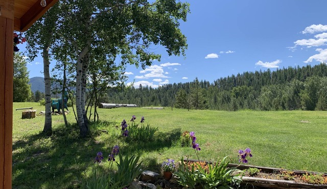 Upscale lodging duplex minutes from Glacier NP