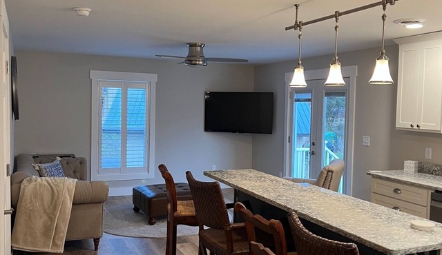 Upscale lodging near Oswego State University, borders Rice Creak Field Station