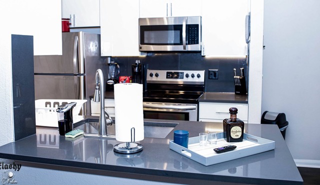 Upscale Modern 1 Bed 1 Bath Ultimate Airbnb
