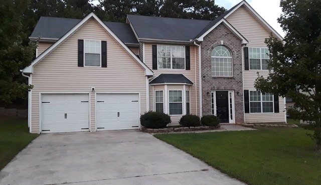 Upscale Modern Home in Very Discreet Neighborhood Near Downtown