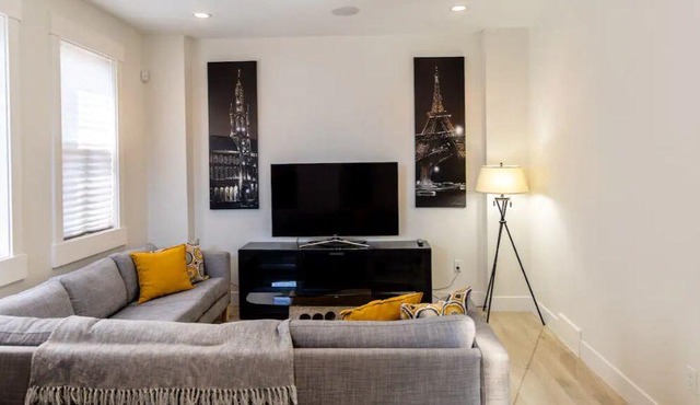 Upscale modern luxurious 4-bedroom home