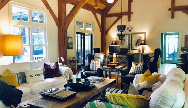 Upscale modern rustic, close to everything-swim-hike-pickleball-canoe-waterfalls