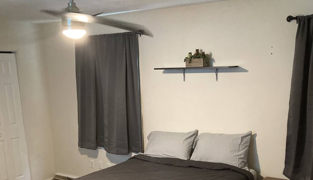 Upscale Neighborhood Cozy & Comfy w/Amenities Room #4