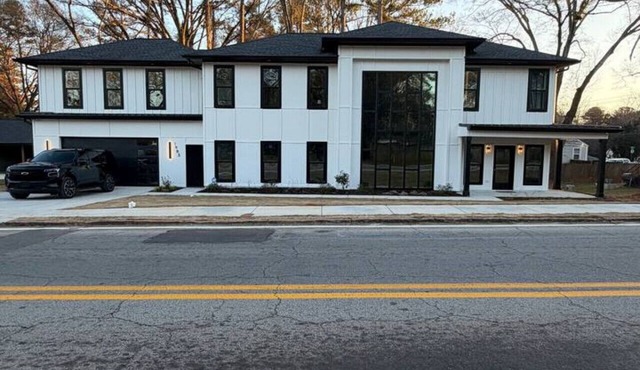 Upscale Newly Built Decatur`s Hidden Treasure