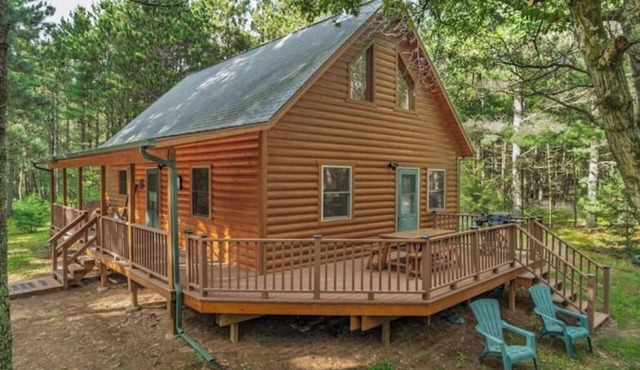 Upscale Northwoods Cabin Creekfront Trails & FIshing Relaxing Pet Friendly