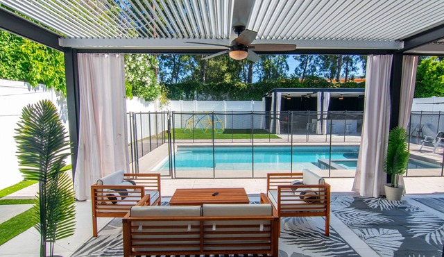 Upscale Oasis with Pool, Spa & Game Room!