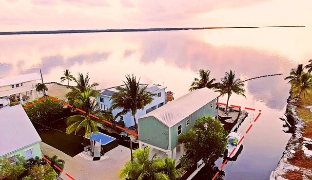 Upscale ocean front home & easy canal boat access to Gulf or Atlantic