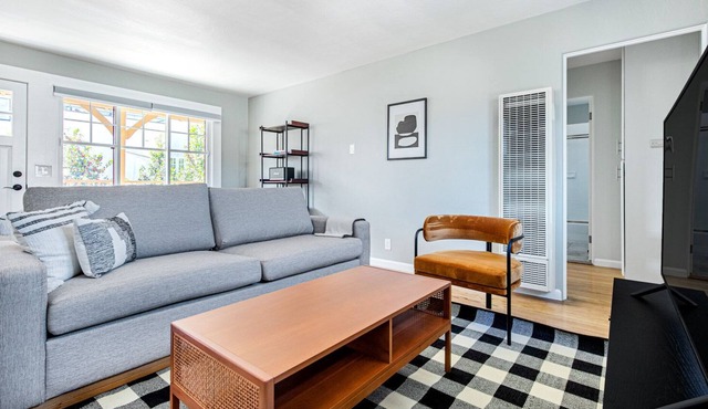 Upscale Palo Alto 1BR w/ W/D, Parking, walk to Shops, by Blueground